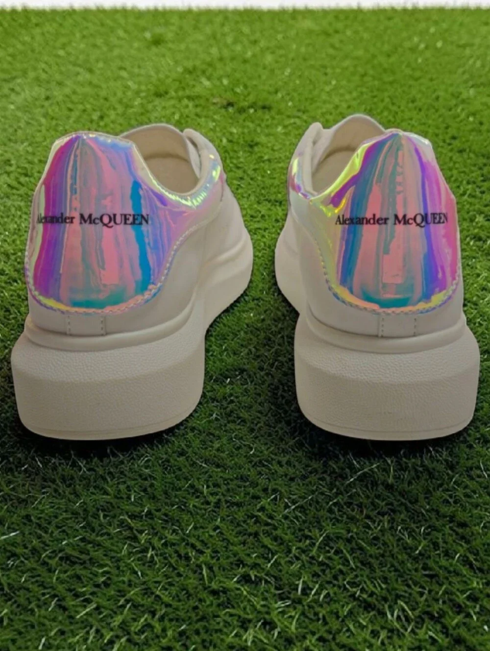Alexander McQueen Oversized Iridescent White Size 8 No Box - Picture 5 of 6